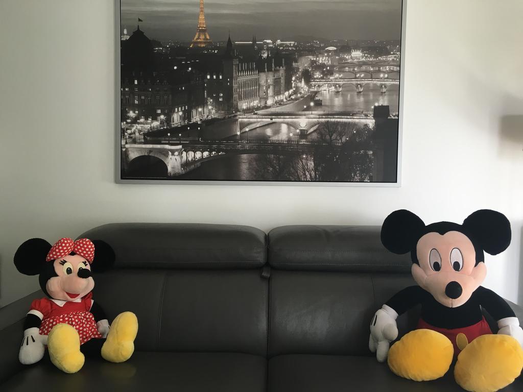 סאריס F&B'S Home Disneyland Paris מראה חיצוני תמונה