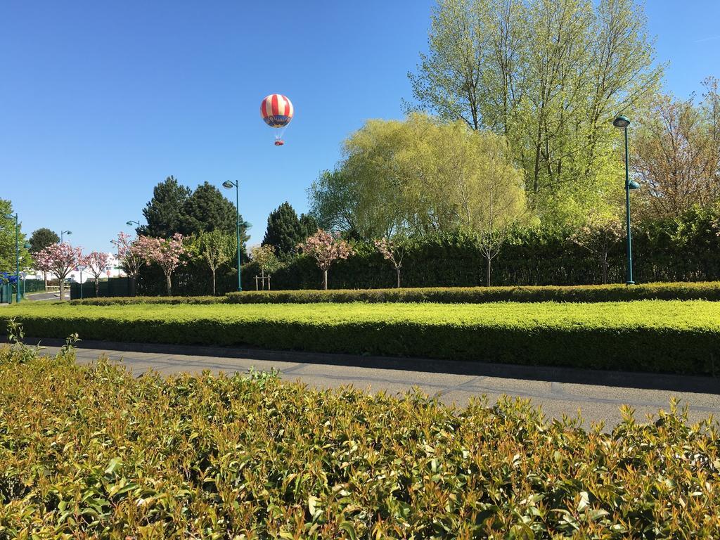 סאריס F&B'S Home Disneyland Paris מראה חיצוני תמונה