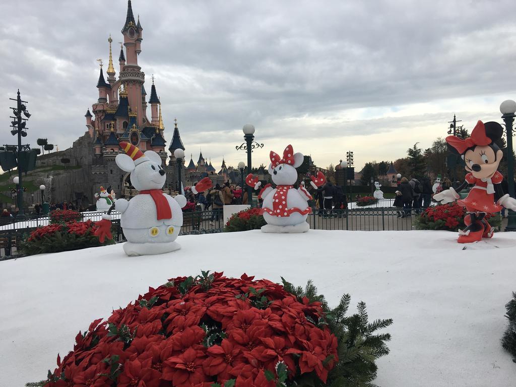 סאריס F&B'S Home Disneyland Paris מראה חיצוני תמונה