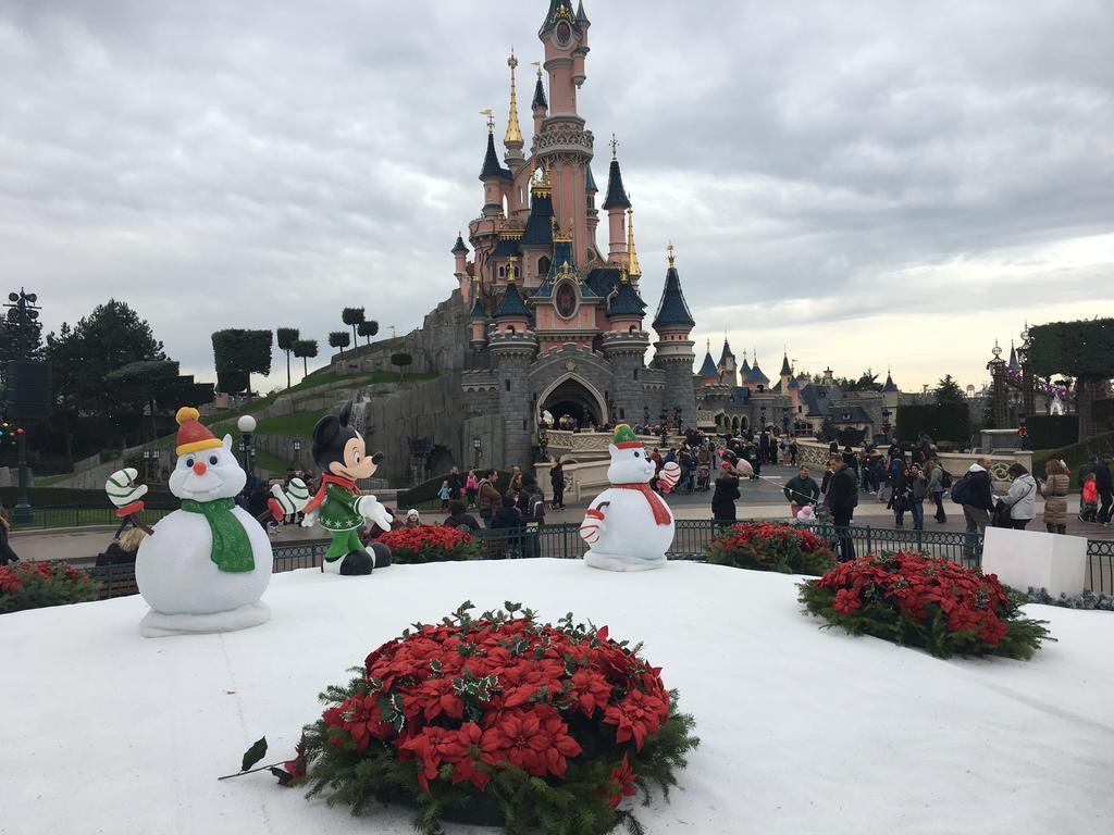 סאריס F&B'S Home Disneyland Paris מראה חיצוני תמונה