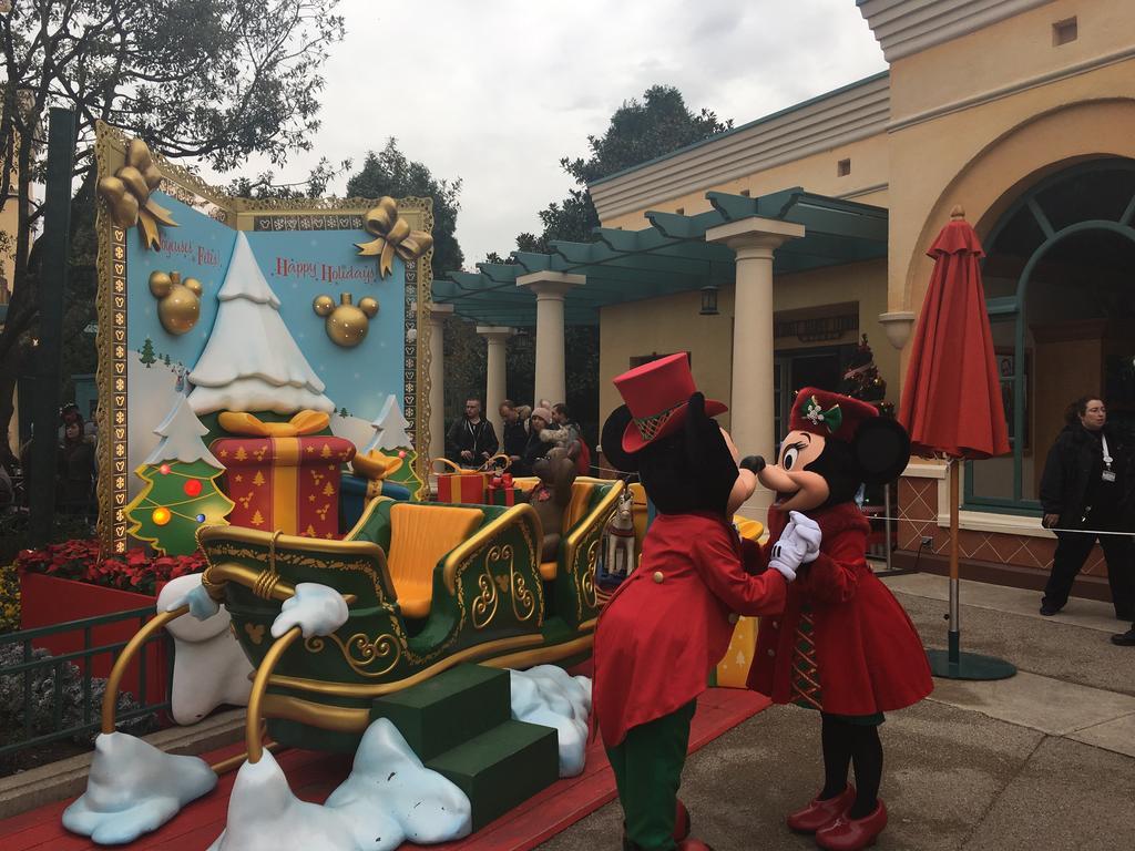 סאריס F&B'S Home Disneyland Paris מראה חיצוני תמונה